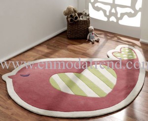 bebek odası için kuşlu halı