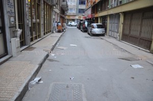 Teak (Tik) ağacından yağmura suya dayanıklı katlanır masa sandalye ikinci el 9 Kapı altından atılan reklam kağıtları