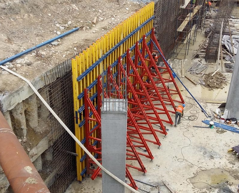 Sıfır gibi yeni durumda ucuz tek yüzlü perde kalıpları